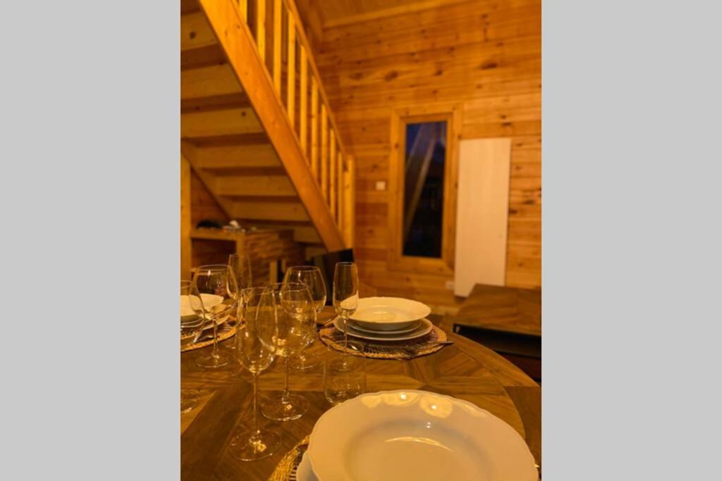 Chalet L'Élégance - SPA - Serviettes - Peignoirs - Lits faits - Ménage inclus photo 4