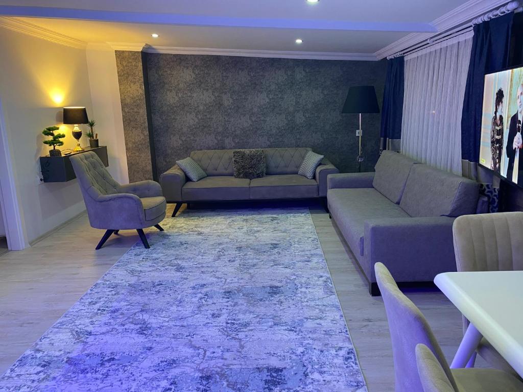 CENNETTEN BİR KÖŞE URLA KALABAK photo 1