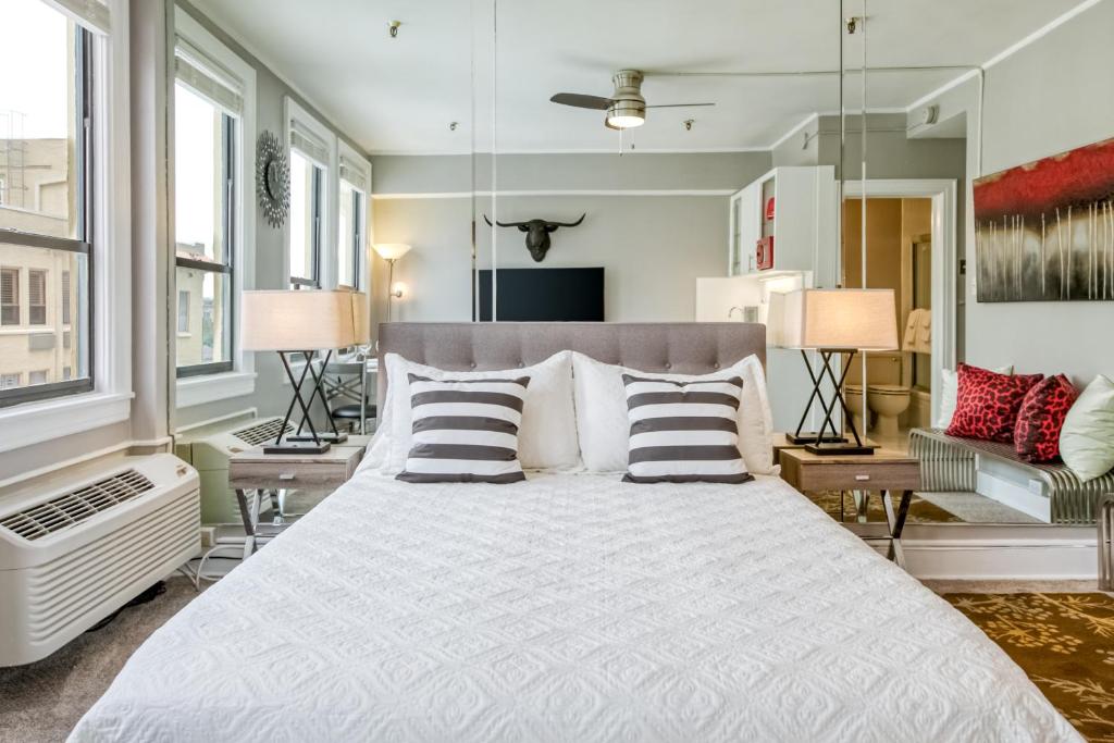 Palm Beach Hotel & Sunrise Cottage photo 1