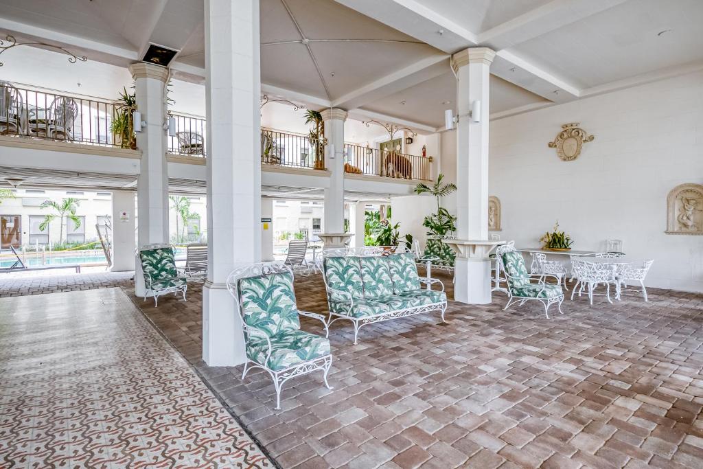 Palm Beach Hotel & Sunrise Cottage photo 4