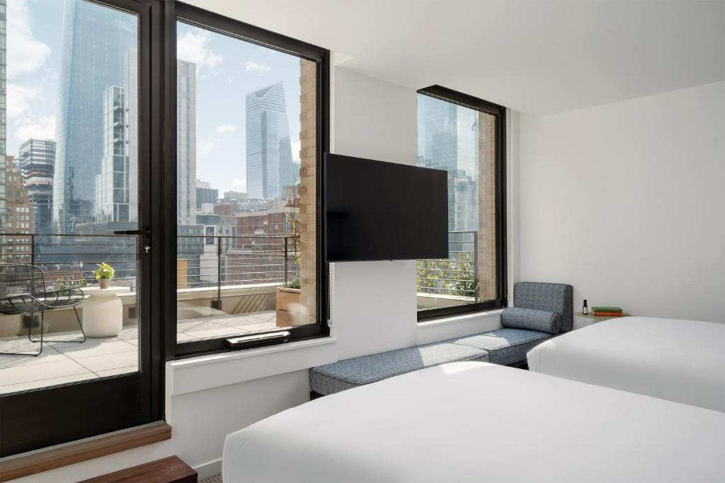 Двухместный (Номер с 2 двуспальными кроватями и террасой), Arlo Midtown