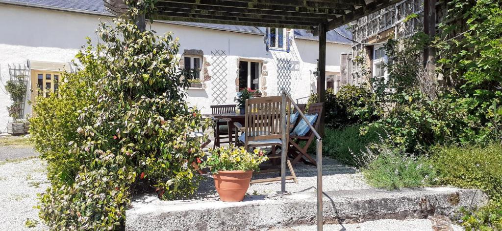 Private farmhouse for six in the countryside photo 3
