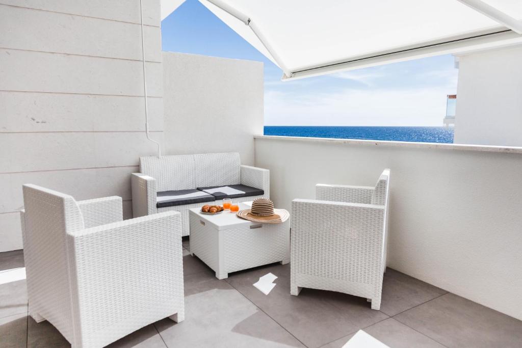 Calabona's promenade apartment photo 1