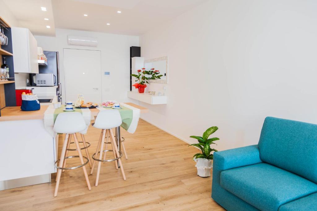 Calabona's promenade apartment photo 3
