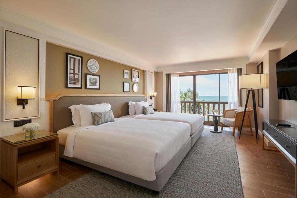 Dusit Thani Hua Hin Hotel Room Type - Club Ocean Suite Twin