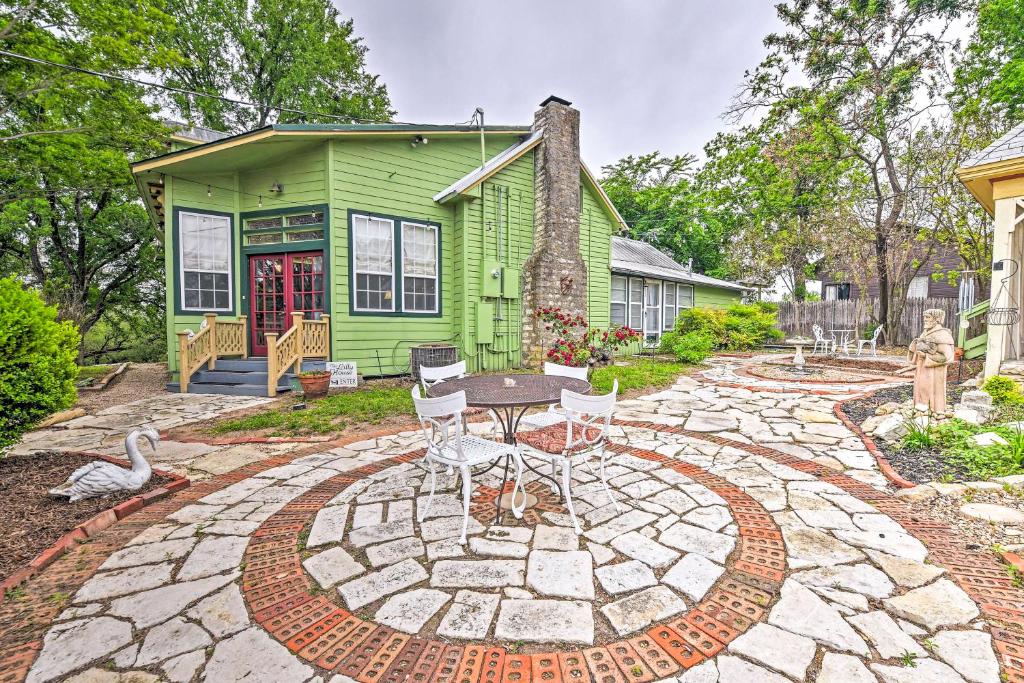 The Lilly House Historic Glen Rose Home with Porch! photo 1