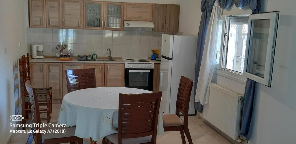 Achille's apartment photo 3