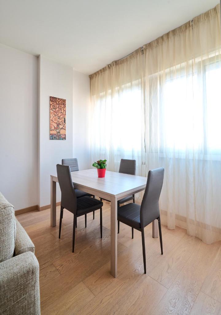 Skyline Apartment photo 3