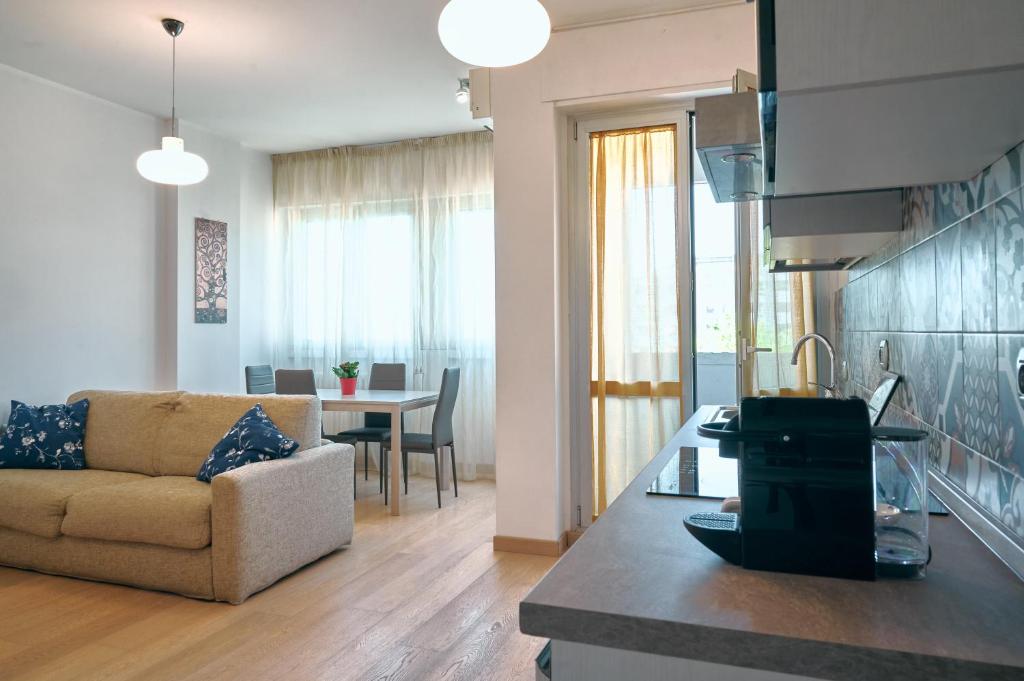 Skyline Apartment photo 2
