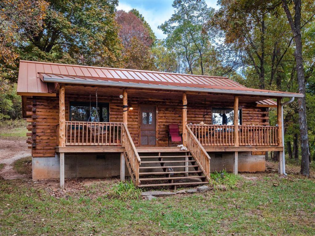 Fly Away Cabin- Modern, Serene, And Convenient image