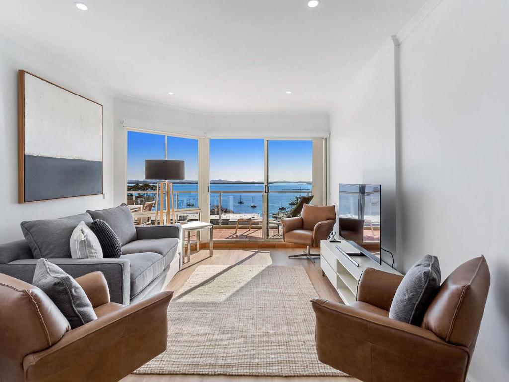 Breakwater Apartment 403 photo 1