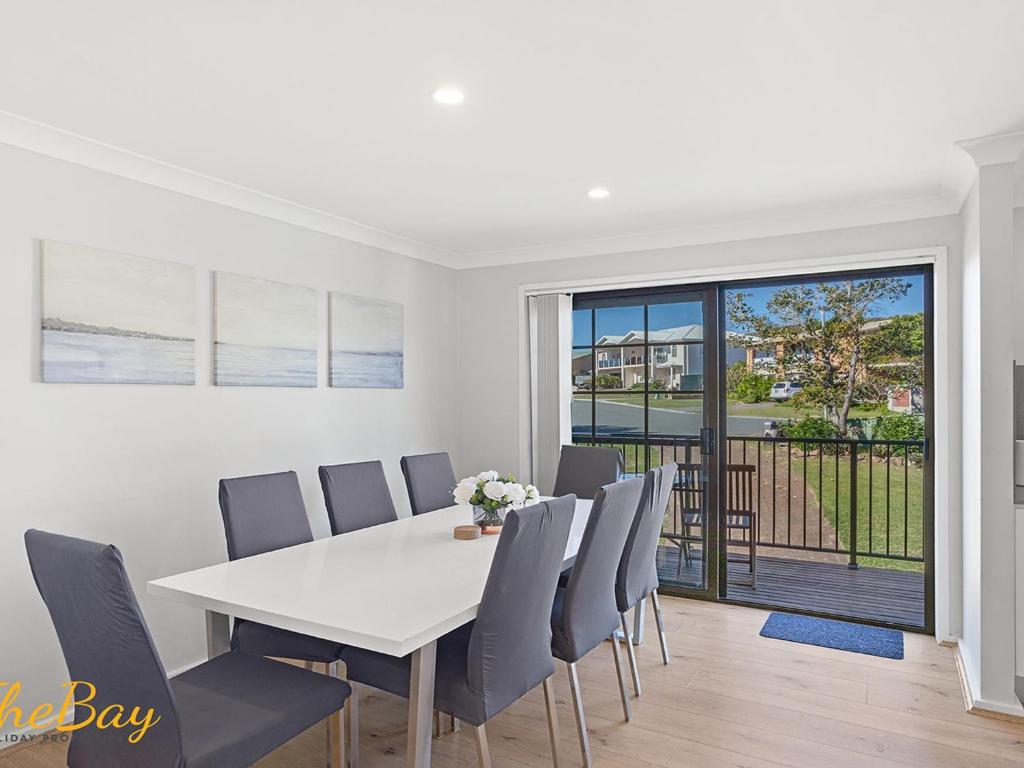 Amaroo Cres No 20 Fingal Bay Holiday Home photo 1