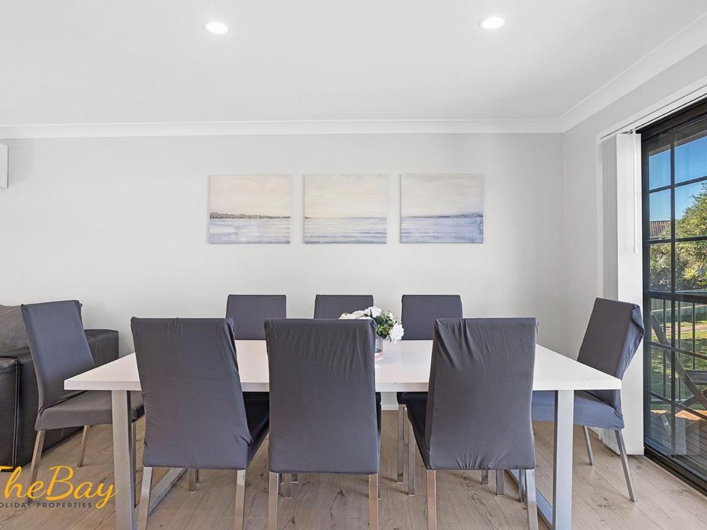 Amaroo Cres No 20 Fingal Bay Holiday Home photo 3