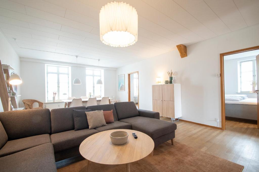 Exclusive 2 Bedroom Apartment photo 3