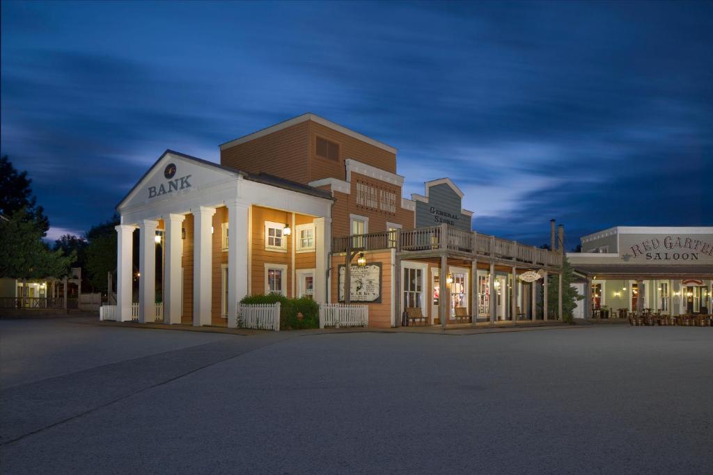 Disney Hotel Cheyenne photo 2