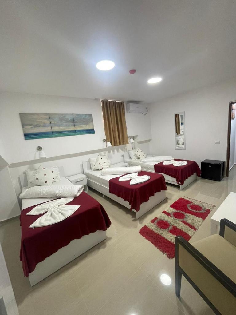 Трехместный (Улучшенный трехместный номер), Hostel Tripoli