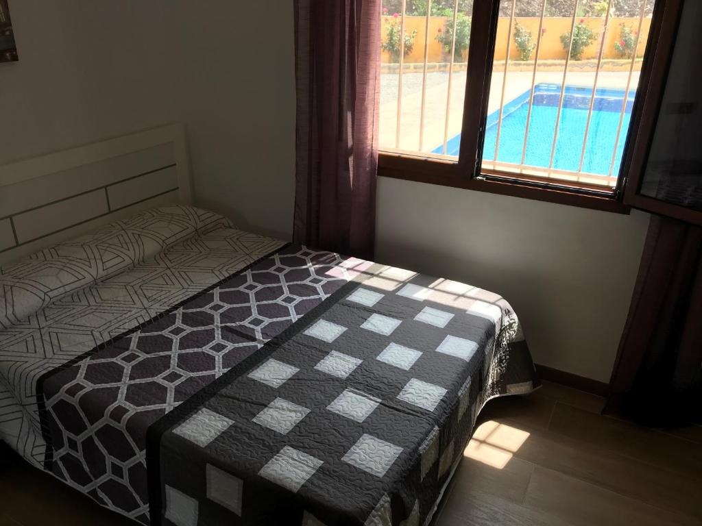 Chalet con piscina privada de 4 dormitorios Las Herrerias -cerca de Vera Playa- photo 3