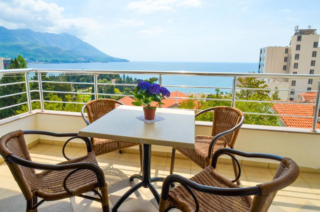 Апартаменты (Апартаменты с 1 спальней и балконом с видом на море), Apartments Ivanović