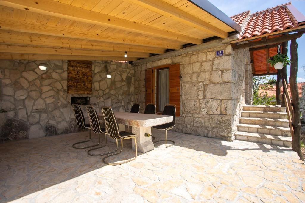 Patakun holiday home for 5, with heated pool photo 4