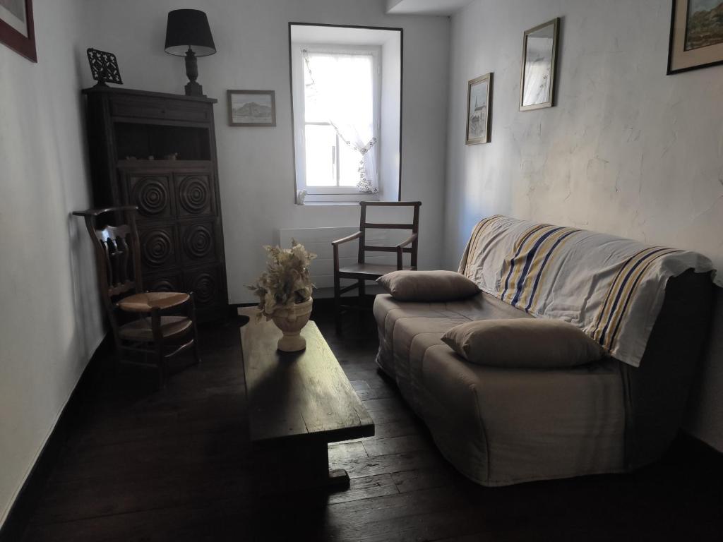Ugarte photo 4