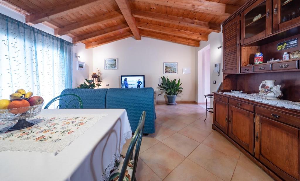 One bedroom appartement at Capitana 350 m away from the beach with sea view garden and wifi photo 4