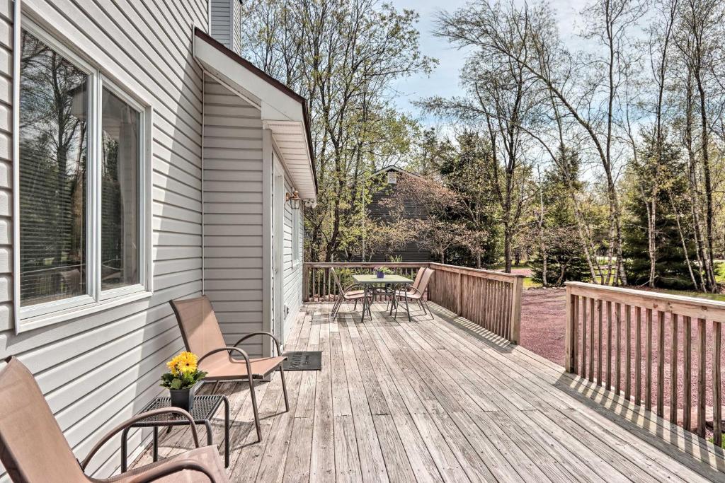 Rustic Poconos Home with Grill Steps to Beach! photo 2