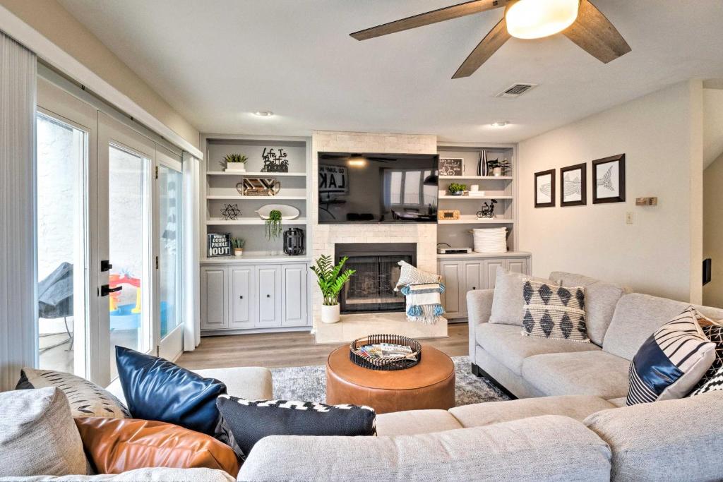 Horseshoe Bay Townhome Nestled on the Water! photo 3