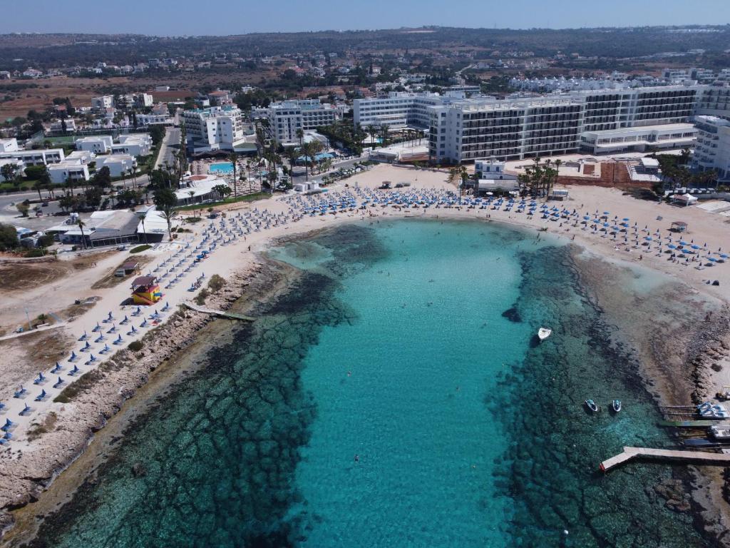 Anonymous Beach Hotel (Adults 16+) photo 4
