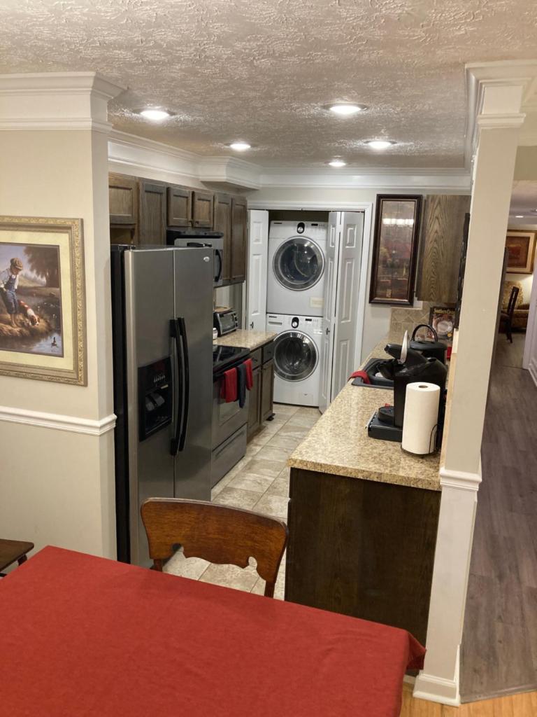 Spacious 3 Bedroom 2 bath Condo close to Five-points in Athens photo 3