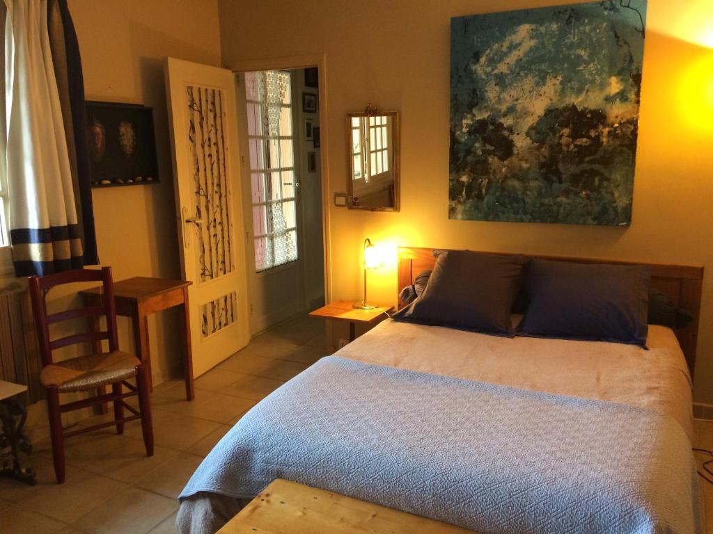 CHAMBRE dans Villa charmante photo 2