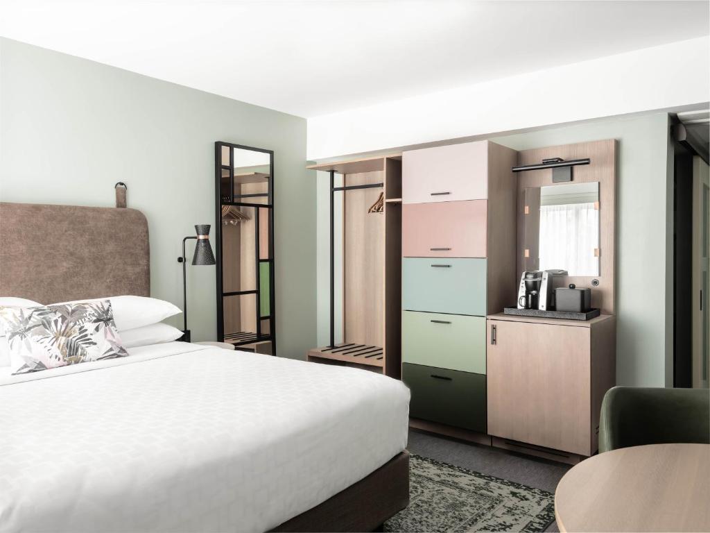 Holiday Inn Express St. Louis Central West End, an IHG Hotel photo 3
