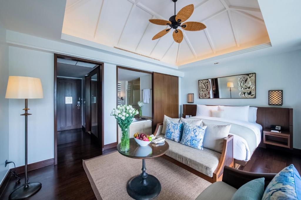 Сьюит (Люкс с бассейном), Anantara Layan Phuket Resort