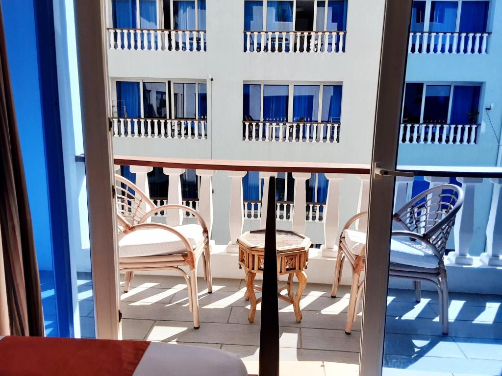 Cowrie Shell Beach Apartments Official photo 3
