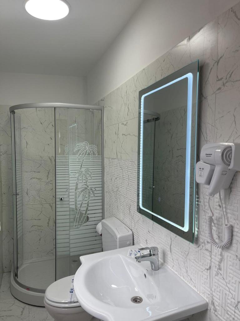 Двухместный (Улучшенный двухместный номер с 2 отдельными кроватями), Hostel Tripoli