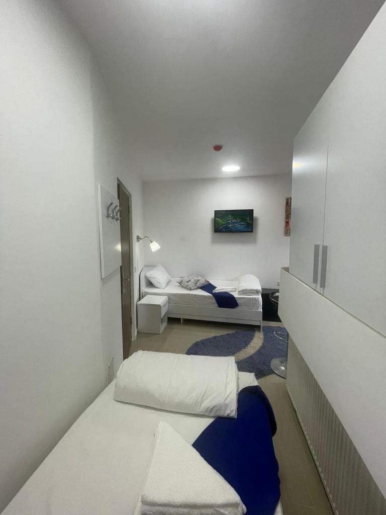 Двухместный (Улучшенный двухместный номер с 2 отдельными кроватями), Hostel Tripoli