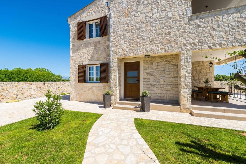 Villa Stancija Privlaka 2 with heated pol photo 1