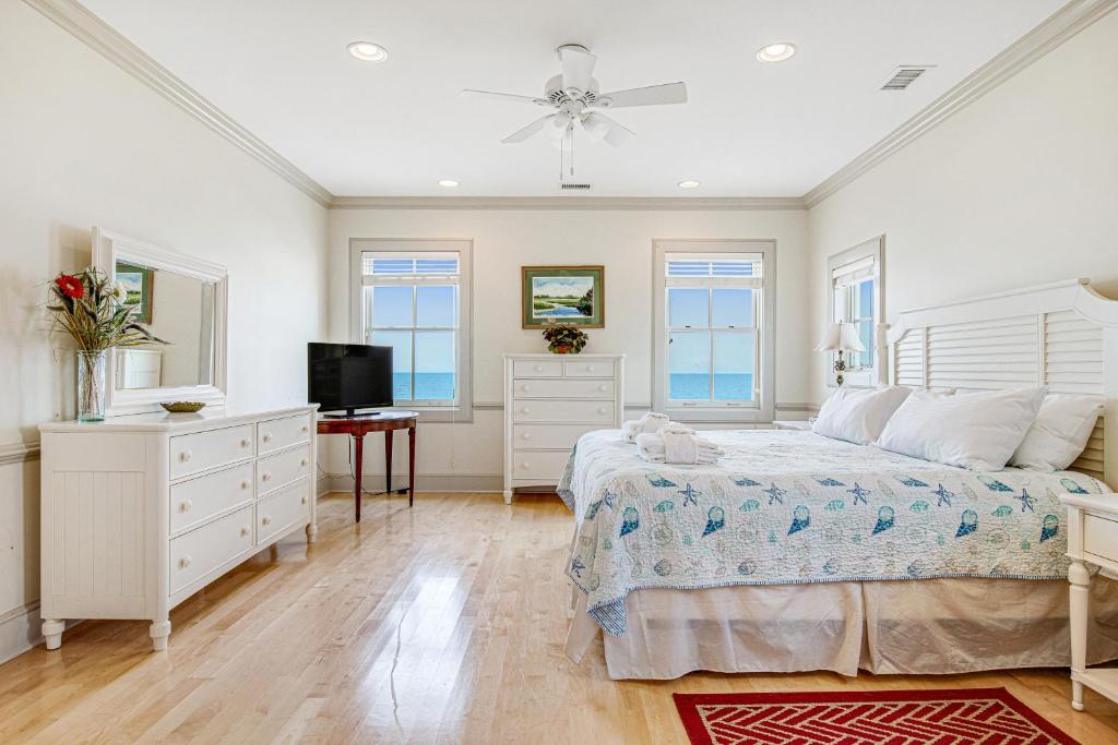 Blue Waters Beachfront photo 2