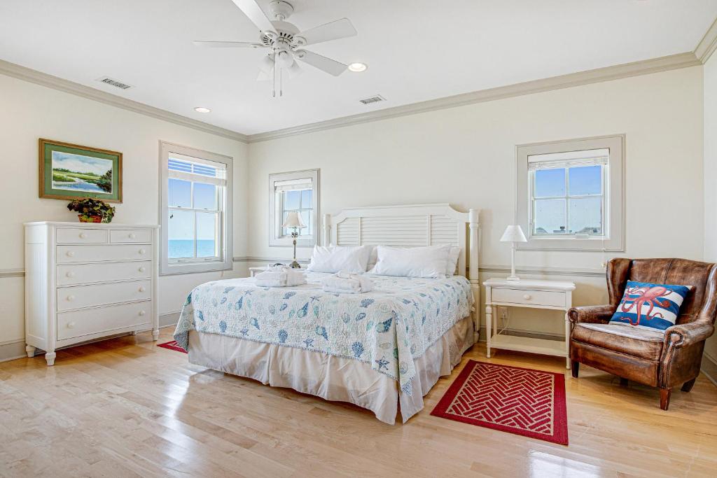 Blue Waters Beachfront photo 4