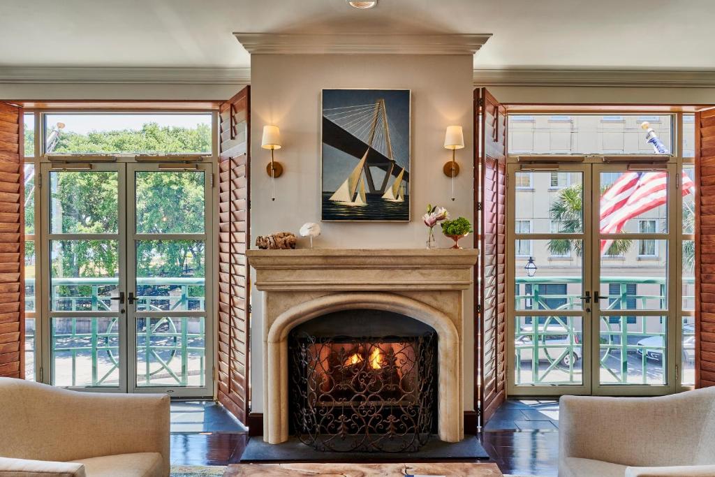 HarbourView Inn image