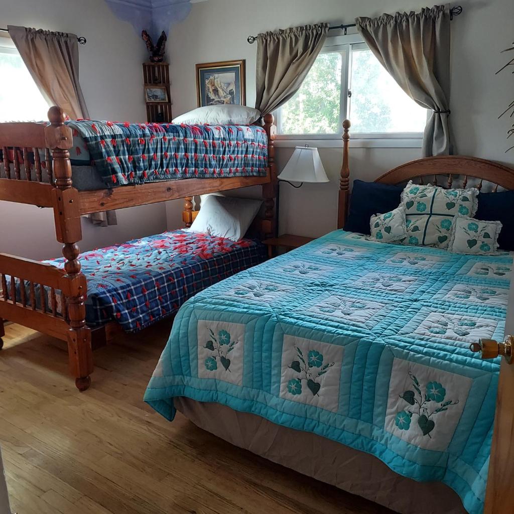 Three Bears Inn image