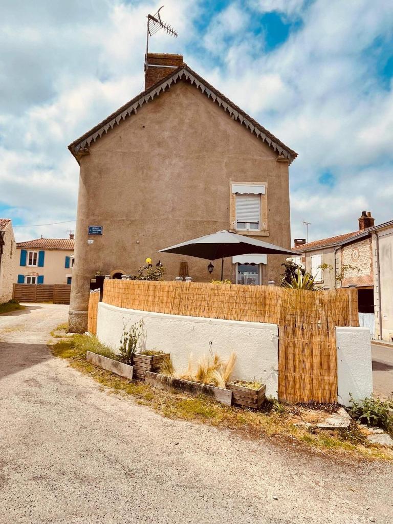 charmante maison de village renovée photo 1