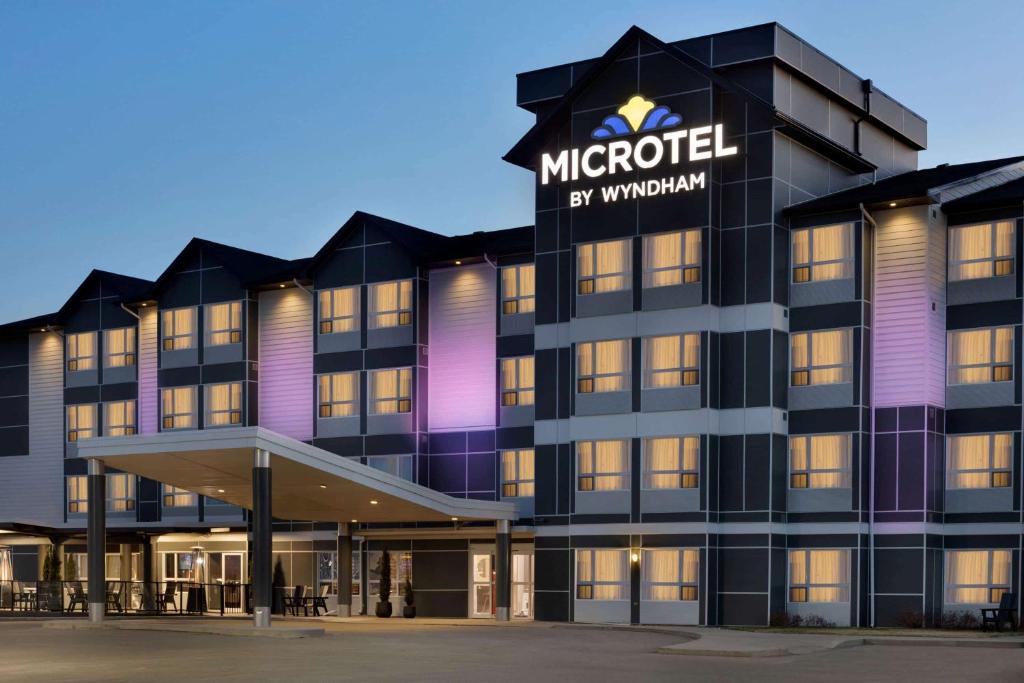 Microtel Inn & Suites by Wyndham Estevan photo 1