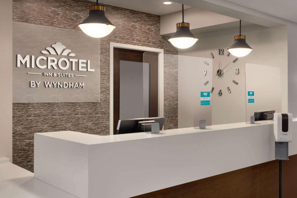 Microtel Inn & Suites by Wyndham Estevan photo 3