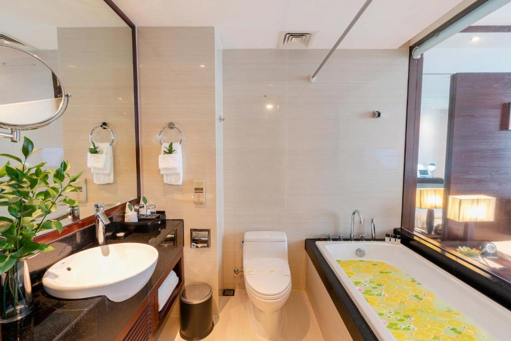 Двухместный (Двухместный номер Делюкс с 1 кроватью и видом на реку), Brilliant Hotel