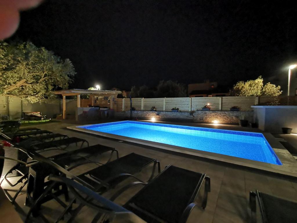 Apartment olive tree garden&poll view 4 plus 2, 130 m2 with tiki bar photo 3