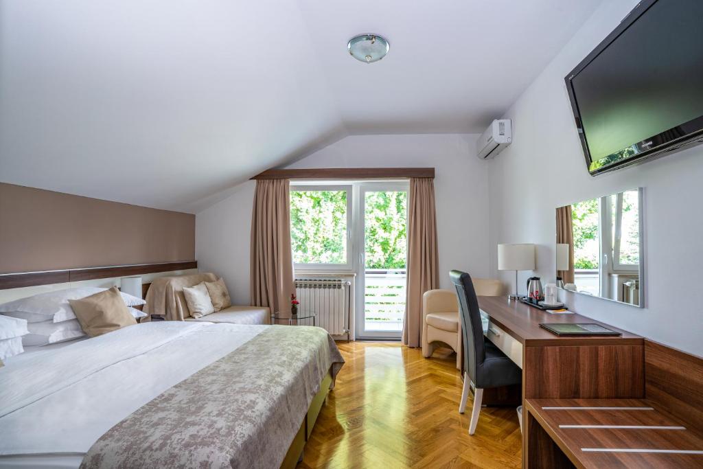 Rooms Degenija Annex photo 2