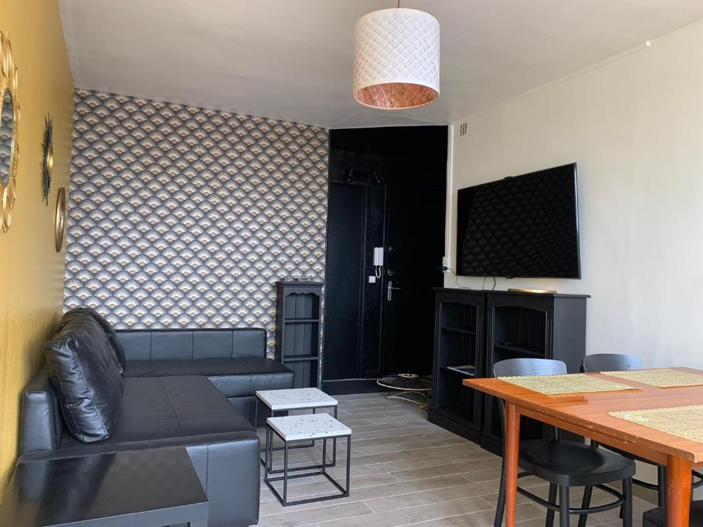 Les Pieds dans l'eau - Locations ISAHORA - Thumbnail image