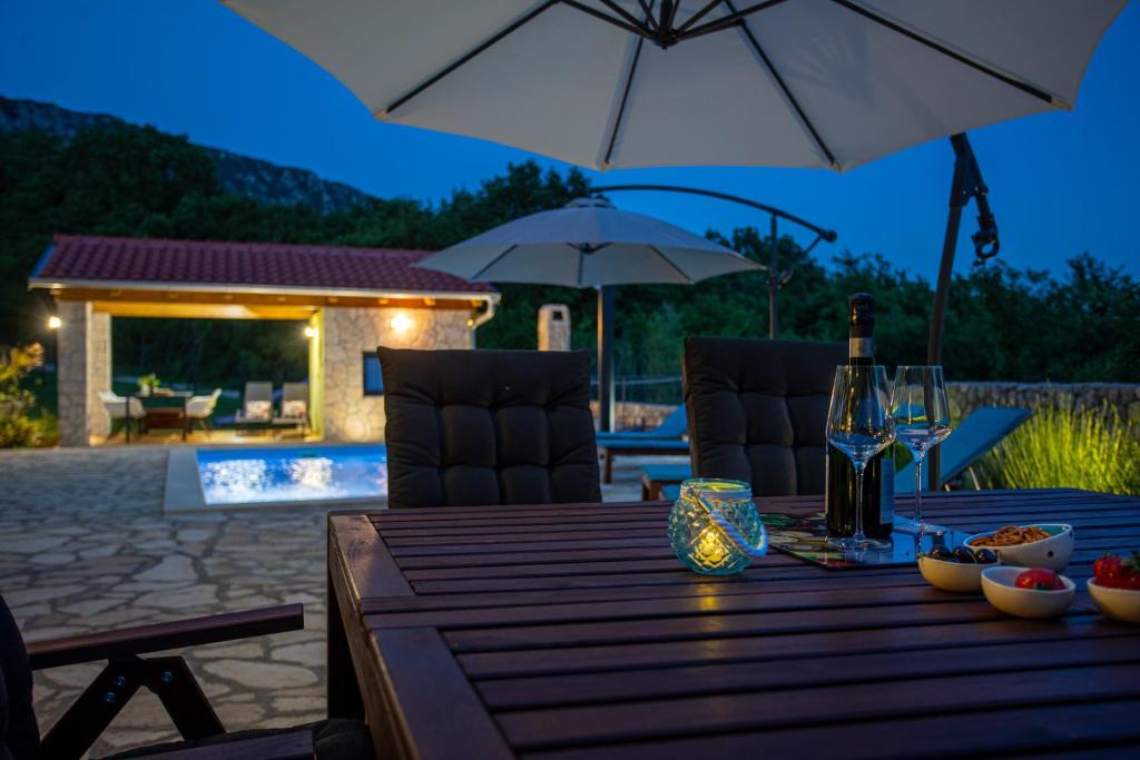 Family friendly Villa Zaneta with pool photo 3
