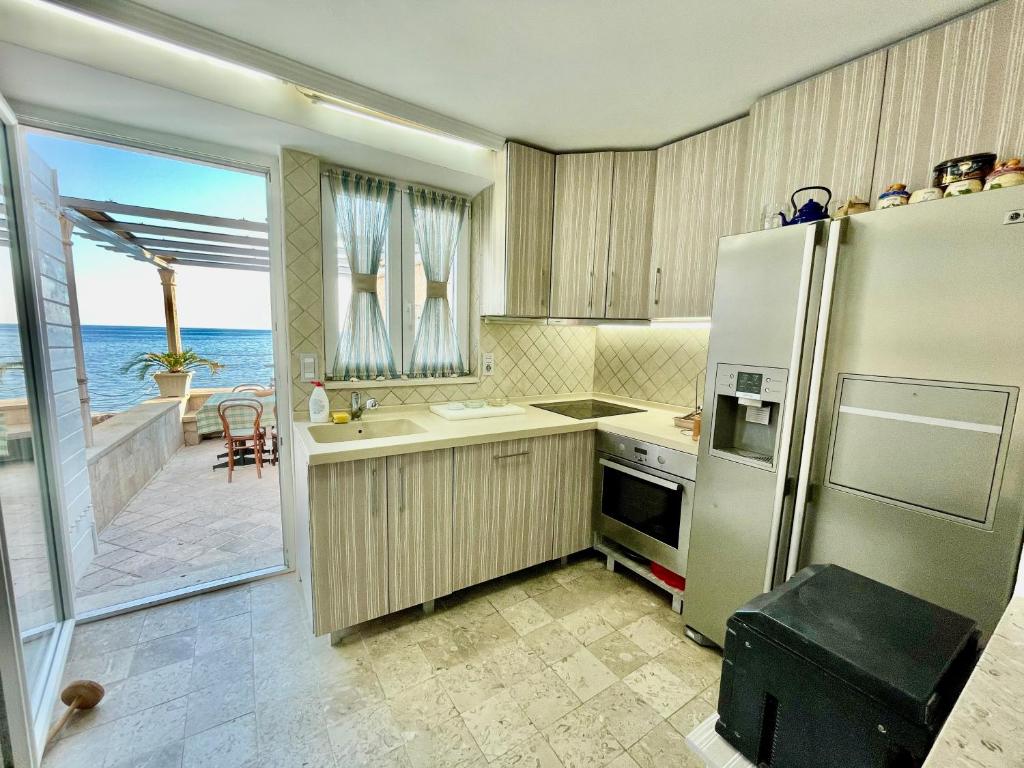 Budva Old Town Beach House photo 3