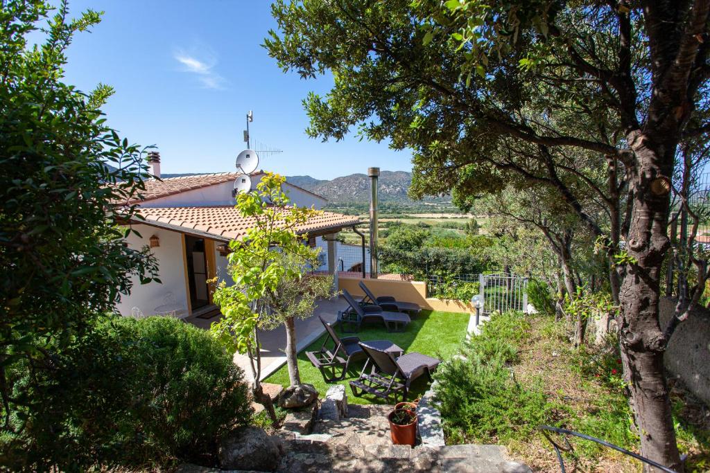 La Casa in Collina - affittacamere con vista mare - Tap to explore photos